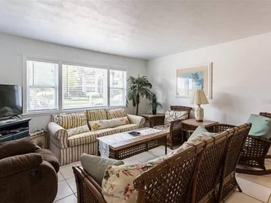Lovely 1 Bedroom Unit Across From Lido Key Beach Sarasota Ngoại thất bức ảnh