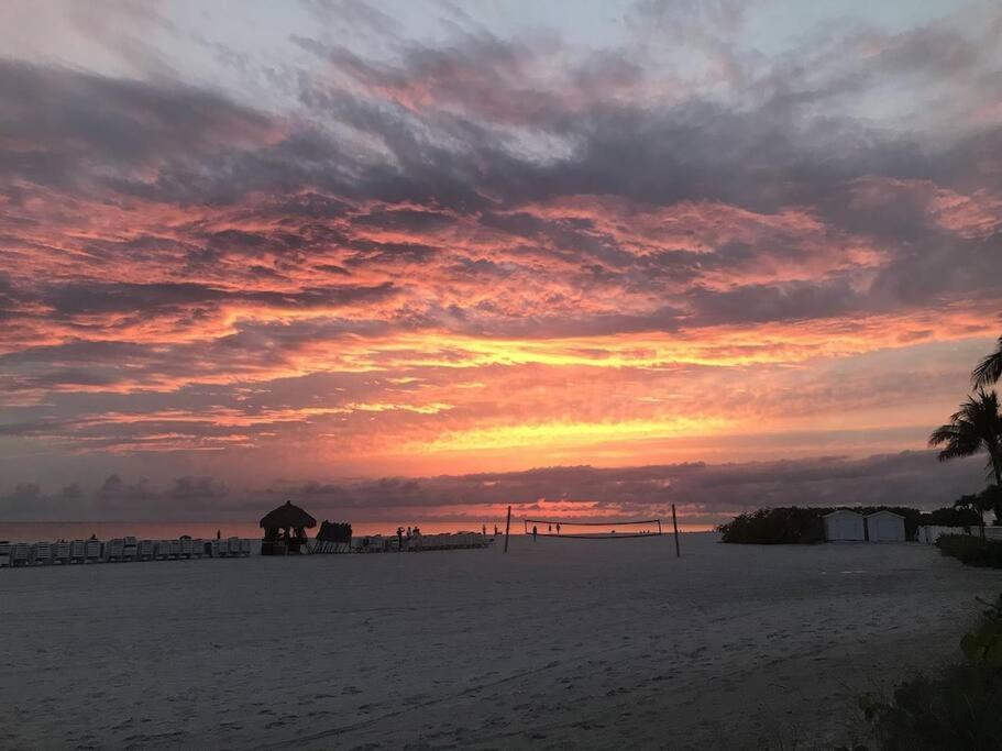 Lovely 1 Bedroom Unit Across From Lido Key Beach Sarasota Ngoại thất bức ảnh